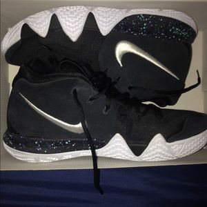 Nike Shoes - Kyrie men’s size 8 Nike Shoes - Kyrie men’s size 8